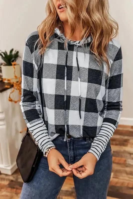 Plaid Drawstring Hoodie - Vero.com 